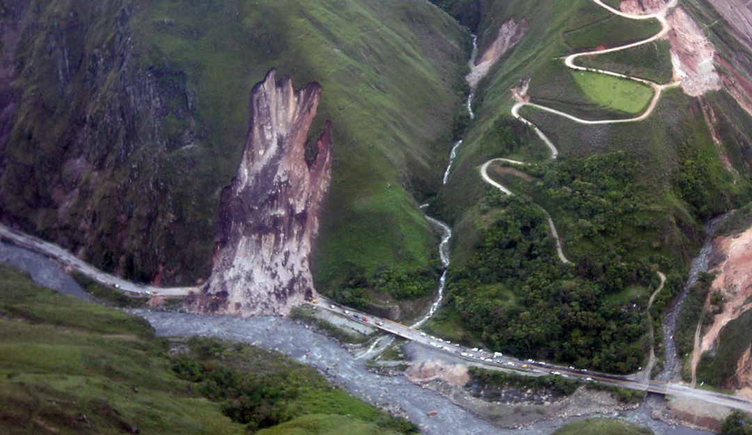 Vía al Llano: Por cierre a la vía al Llano, disminuyen turistas en Bogotá