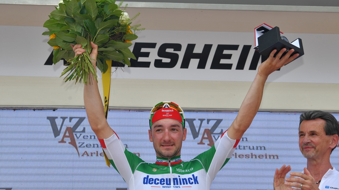 Elia Viviani se impuso en la IV Etapa de la Vuelta a Suiza