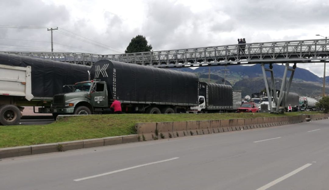 Vía al Llano: Empresarios de buses piden ayuda al Gobierno por pérdidas en vía al Llano