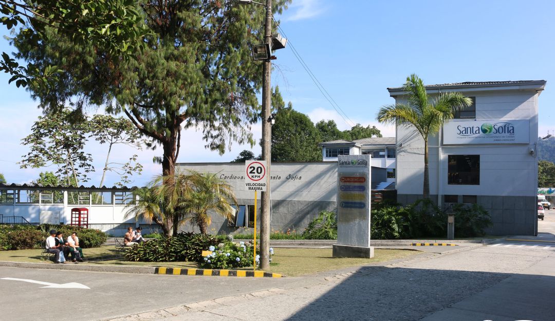 ataque a policias agresión machete navaja: Atacan a un policía a las afueras de Santa Sofía