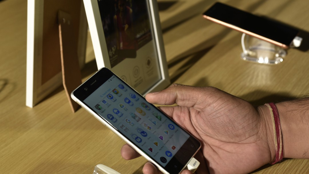 ¿Qué le preocupa a los colombianos a la hora de comprar un celular?