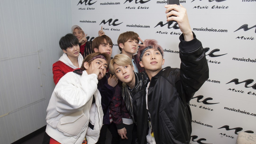 La nueva canción de BTS enloquece a sus fanáticos con #AllNightOutNow