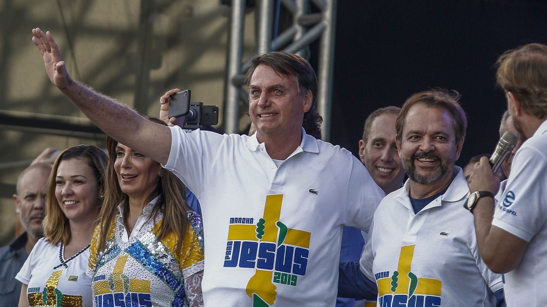 Bolsonaro agradece apoyo para "cambiar" Brasil en masivo acto evangélico