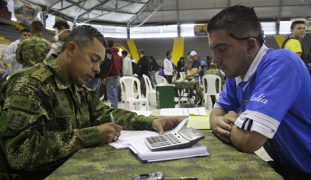 Libreta militar: Personas en extrema pobreza podrán trabajar sin acreditar situación militar