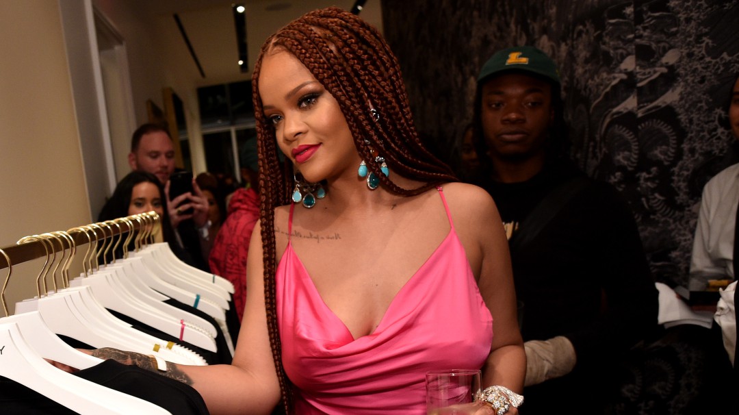 Rihanna demuestra en carne propia por qué las mujeres curvy son sexys