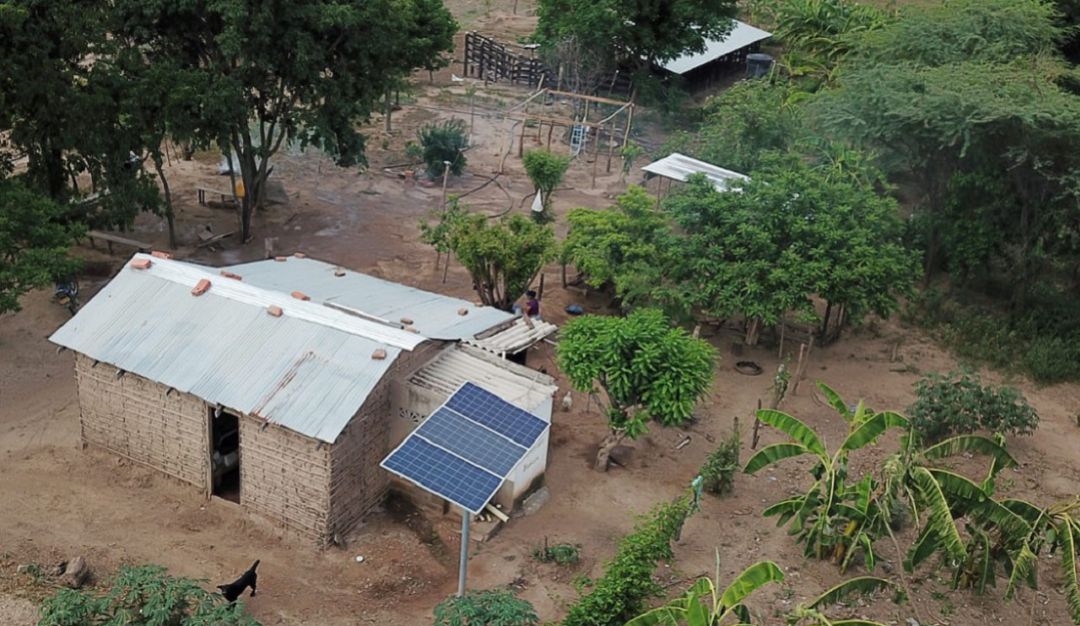 Páneles solares en La Guajira