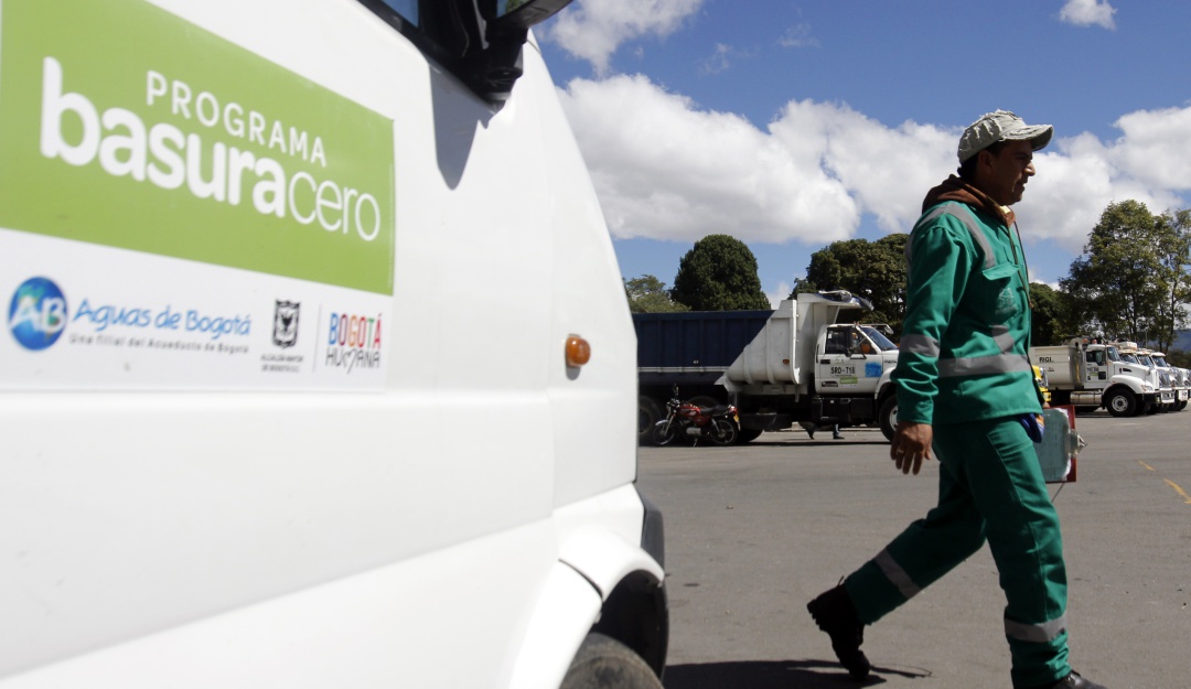 Carros de aseo Petro: En marcha proceso de venta y chatarrización de vehículos de Aguas de Bogotá