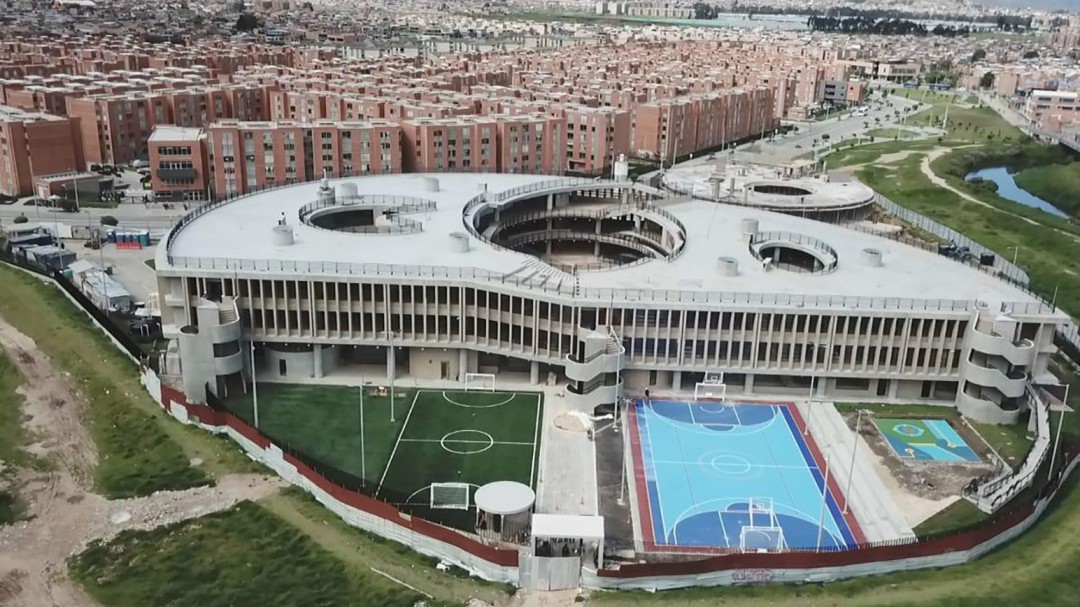 Bosa estrena nuevo colegio: El Bicentenario de la Independencia