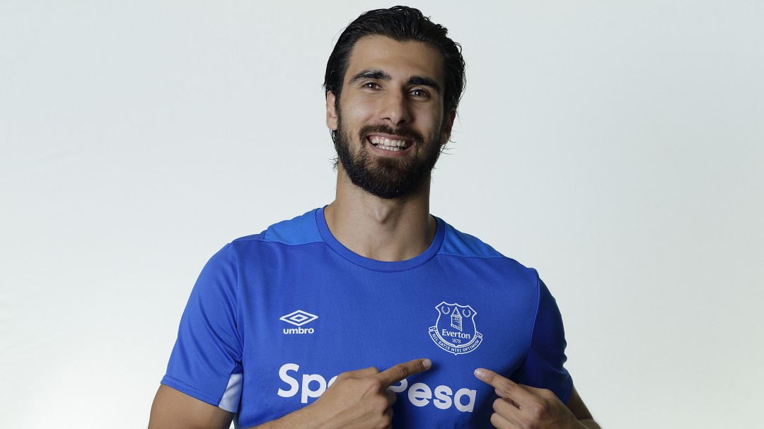 Sigue la limpieza en Barcelona: André Gomes se va