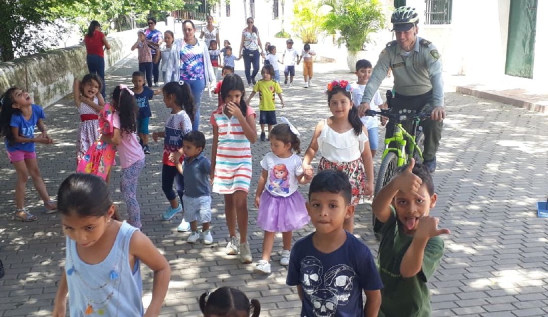 Recorridos turísticos niños Mompox Bolívar Policía: Policía promueve recorridos turísticos con niños en Mompox, Bolívar
