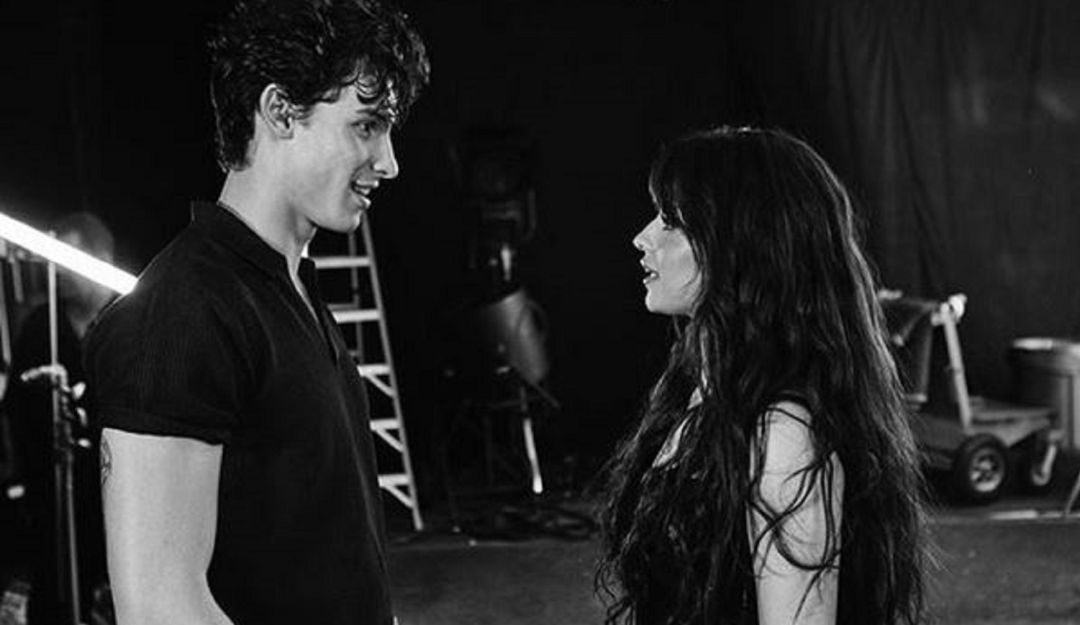 Caída de Camila Cabello: La graciosa caída de Camila Cabello por culpa de Shawn Mendes
