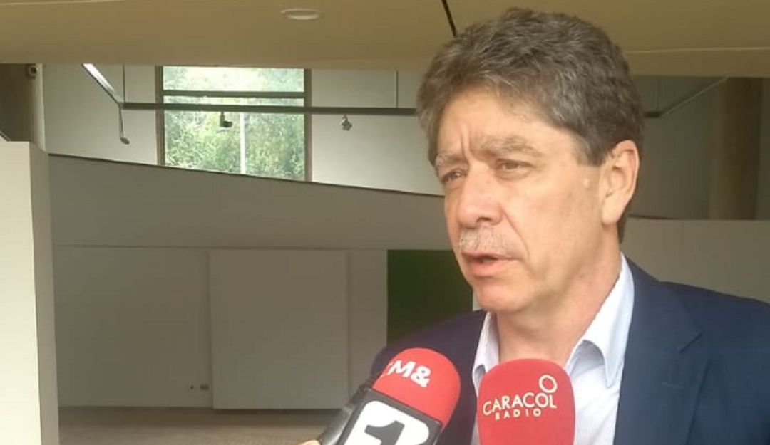 macroeconomía economía crecimiento de la producción industria: Sector industrial bajó su crecimiento en abril