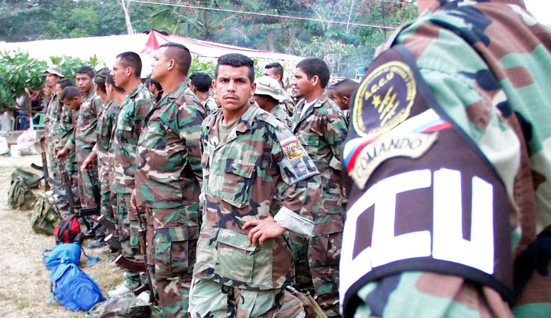 Condenas de Paramilitares: Seis años de cárcel para juez que dejaba en libertad a paramilitares
