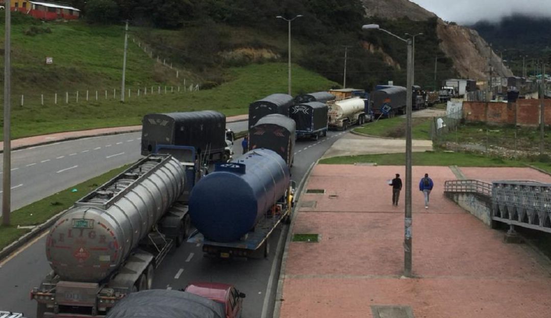 Cierre vía al Llano: Empresarios de Transporte se declaran sorprendidos con alzas en combustible