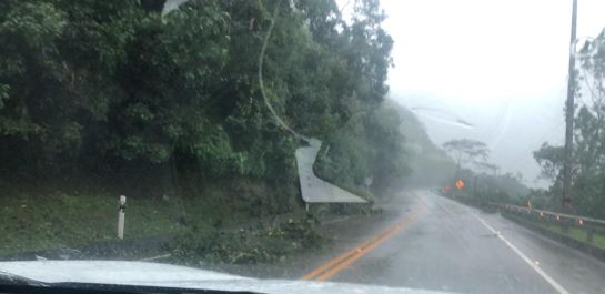 Cierre vía al Llano: Nuevo derrumbe en la vía al Llano Cierre vía al Llano: Nuevo derrumbe en la vía al Llano