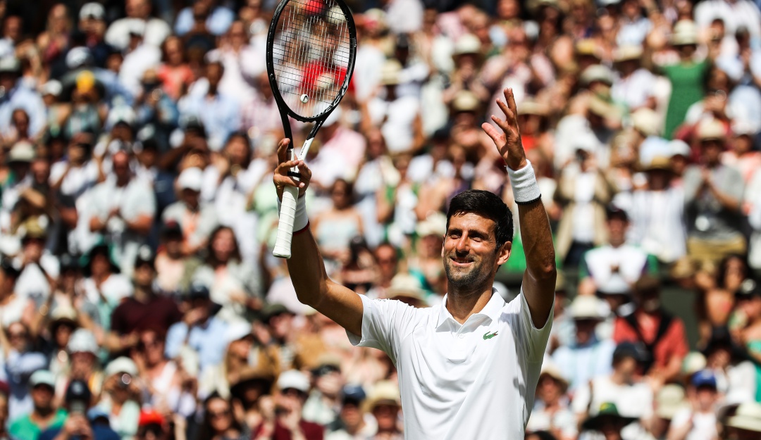 Djokovic Wimbledon primera ronda: Djokovic inició la defensa de su título con victoria sobre Kohlschreiber