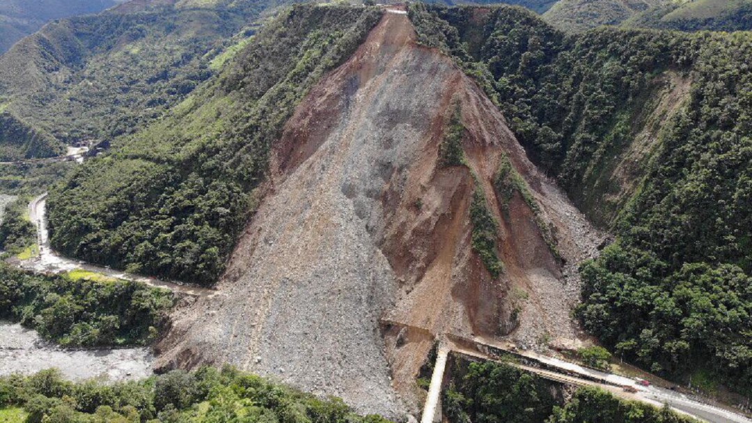 14 ingenieros especialistas buscan solución a problemas en vía al Llano