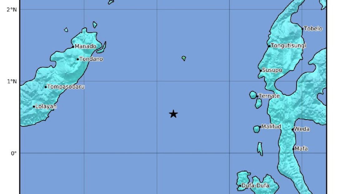 Sismo en Indonesia: Fuerte sismo de magnitud 6,9 en aguas de Indonesia