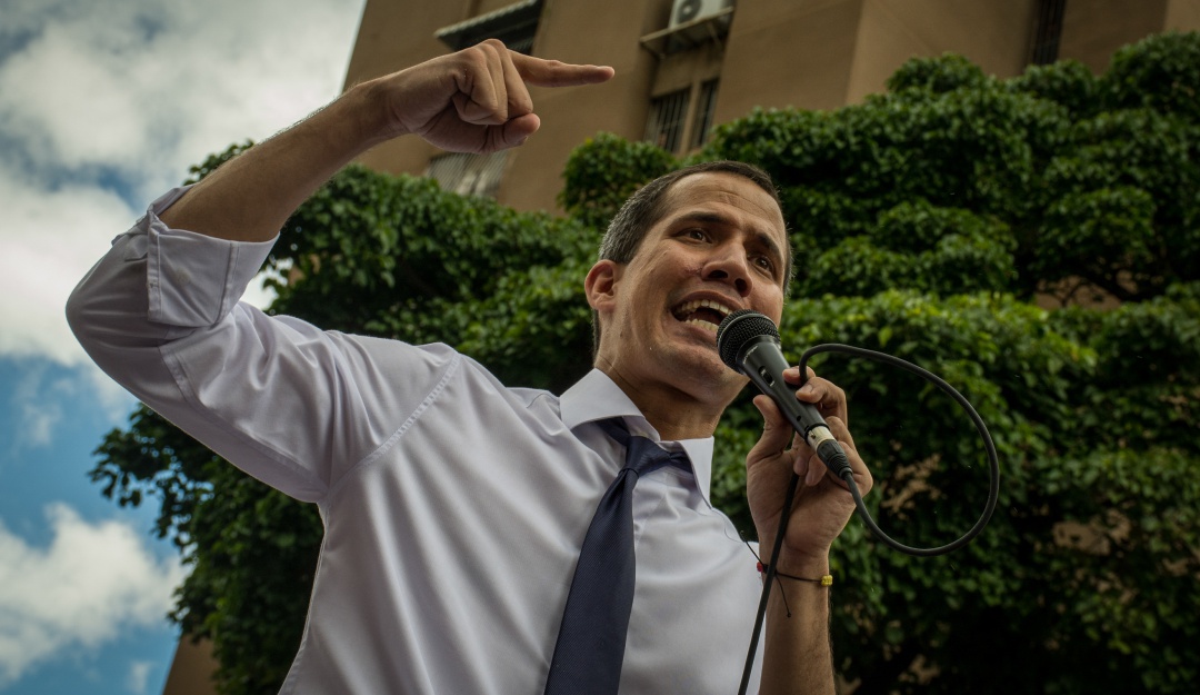 Crisis en Venezuela: Guaidó denuncia que Maduro pretende "disolver el Parlamento" este lunes