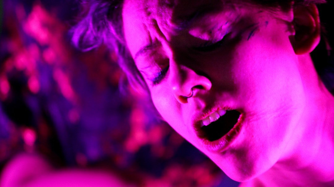 Durante un festival sexual mujer padece ataque al corazón