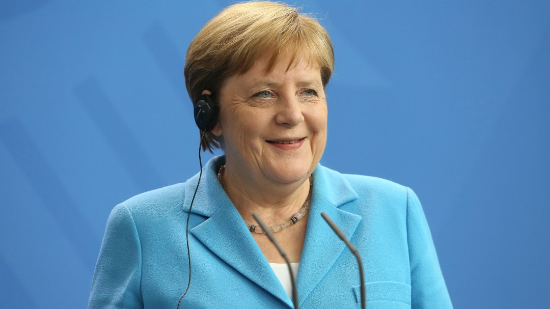 Merkel dice que se encuentra "muy bien" tras de nuevo episodio de temblores