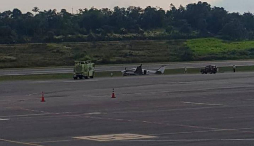 BUCARAMANGA EMERGENCIA EN AEROPUERTO PALONEGRO: Emergencia por avioneta que se salió de la pista
