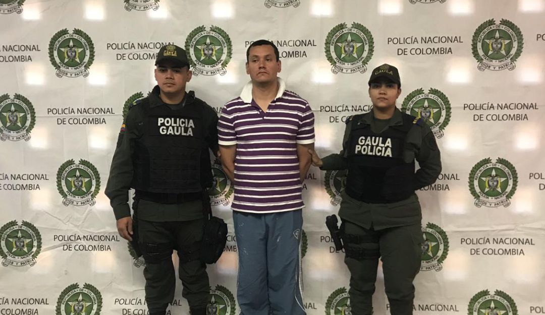 Sexting en Medellín, extorsión con fotos íntimas, extorsión a menor de edad: Profesor extorsionó con dinero o sexo a estudiante en Medellín