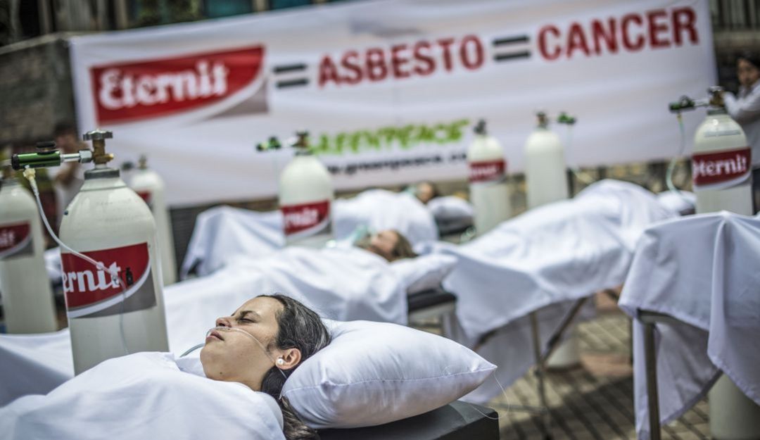 Duque sanciona ley que prohíbe el asbesto en Colombia desde el 2021