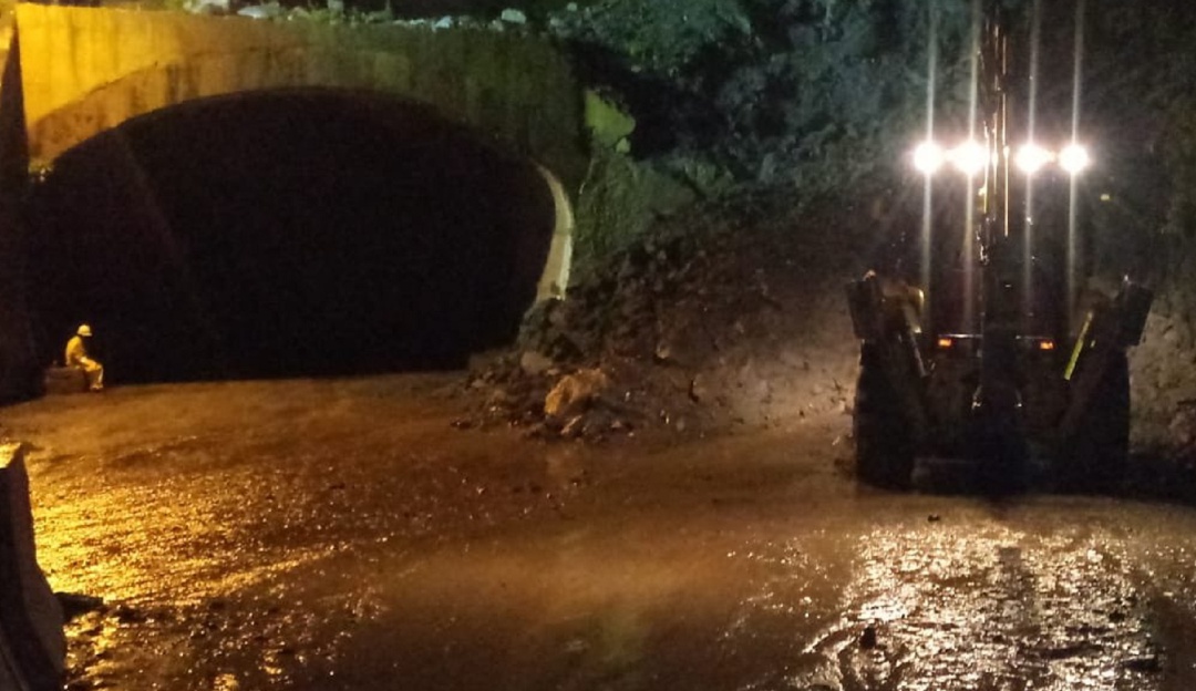 Vía al Llano derrumbes: Nuevos derrumbes en la vía al Llano