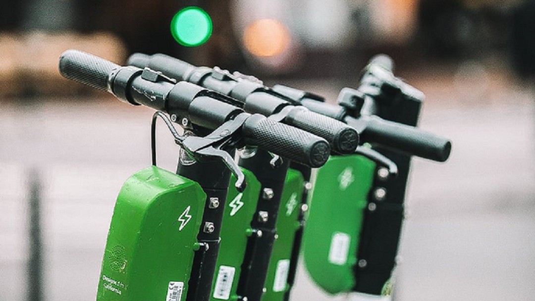 Youtuber se convierte en primera víctima al utilizar una patineta eléctrica
