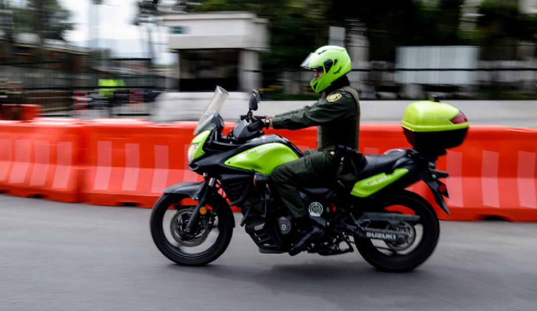 Persecución a ex policía en Bogotá: Ex policía dispara a uniformados cerca al aeropuerto El Dorado Persecución a ex policía en Bogotá: Ex policía dispara a uniformados cerca al aeropuerto El Dorado