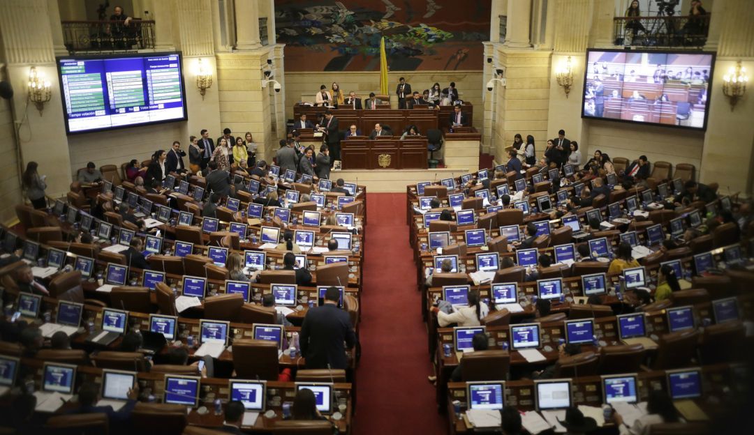 Salarios de congresistas: Uribismo buscará congelar el salario de los congresistas