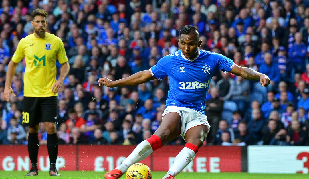 Triplete del colombiano Alfredo Morelos en la Europa League