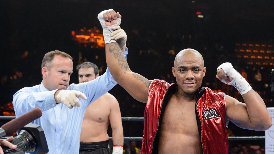 Él es el 1er colombiano que llegaría a una final de peso pesado de boxeo.