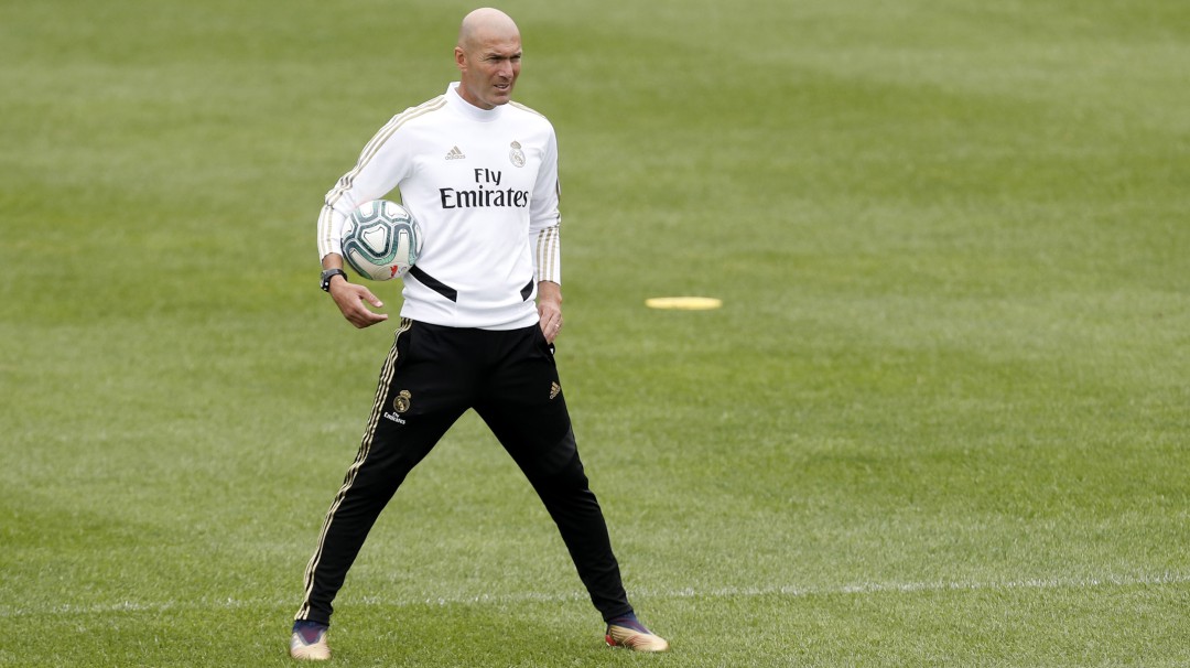 Zinedine Zidane: "James es un jugador del Real Madrid"