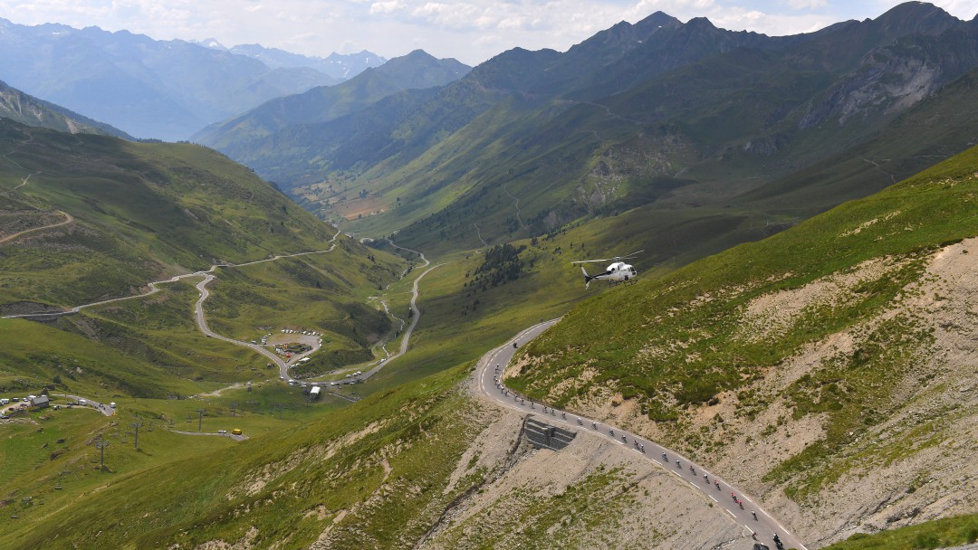 Postales del Tour: El rey de los pirineos, el Tourmalet