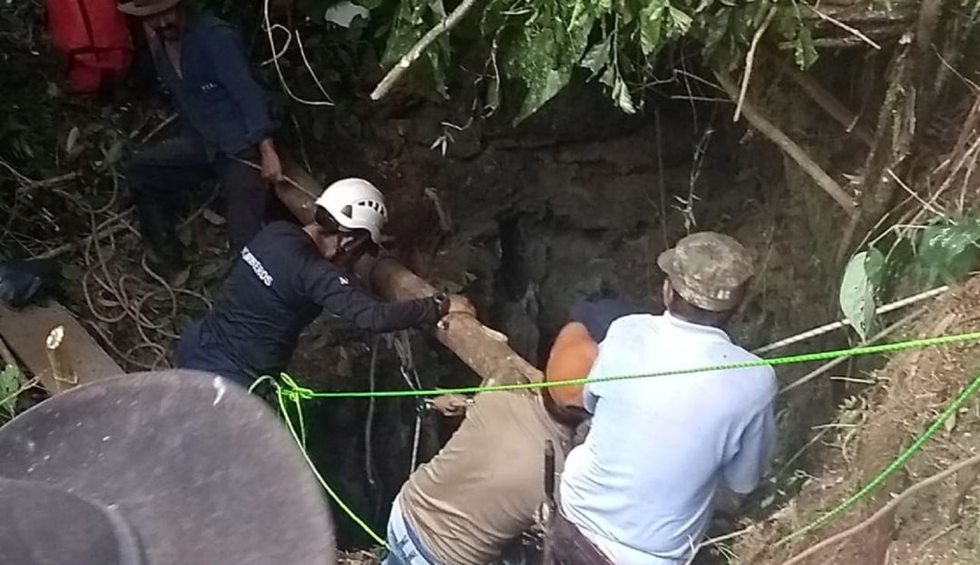 BUCARAMANGA COROMORO CAYÓ A UN HUECO DE 40 METROS SOBREVIVIÓ: Cayó a un hueco de 40 metros y sobrevivió