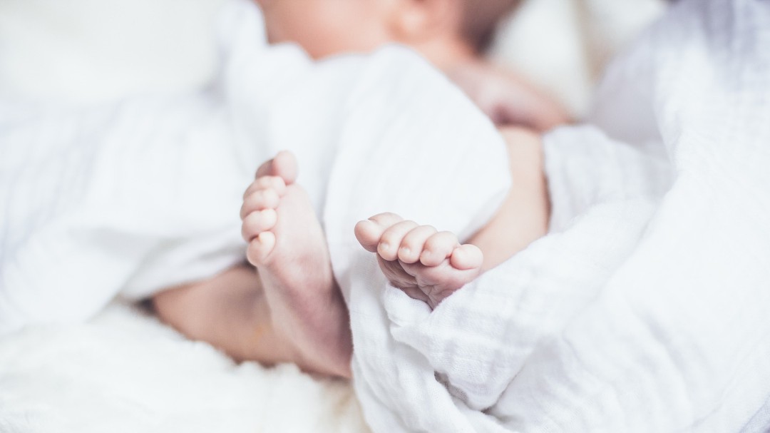 Crean mantas para ayudar a niños desamparados en Bogotá y Cali