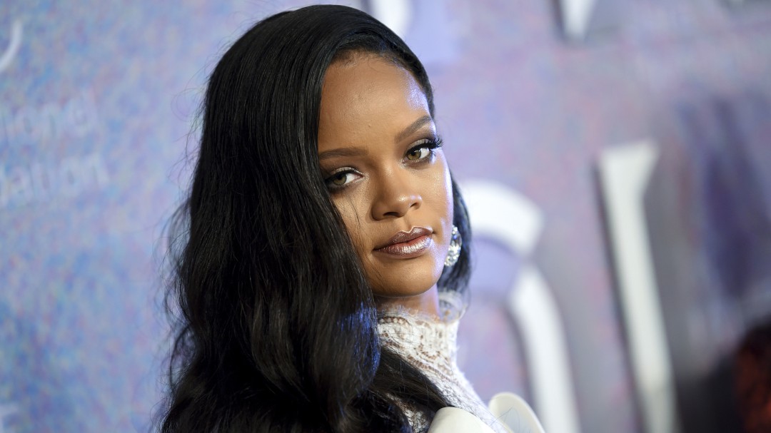 Rihanna comparte foto de una ‘mini clon’ en redes sociales