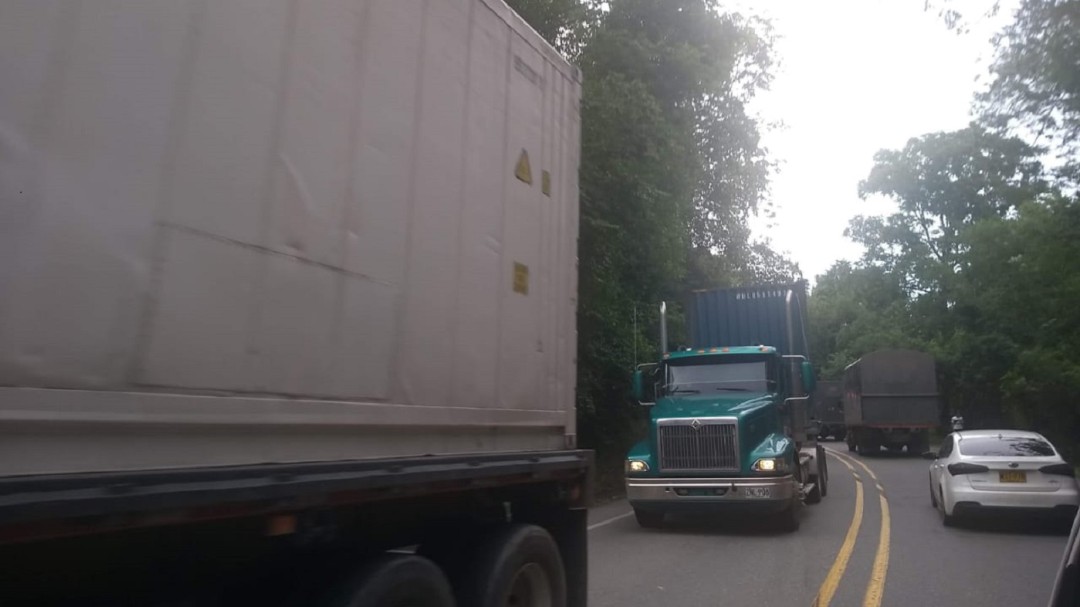 Transportadores de carga cuestionan cambio en la mezcla del combustible