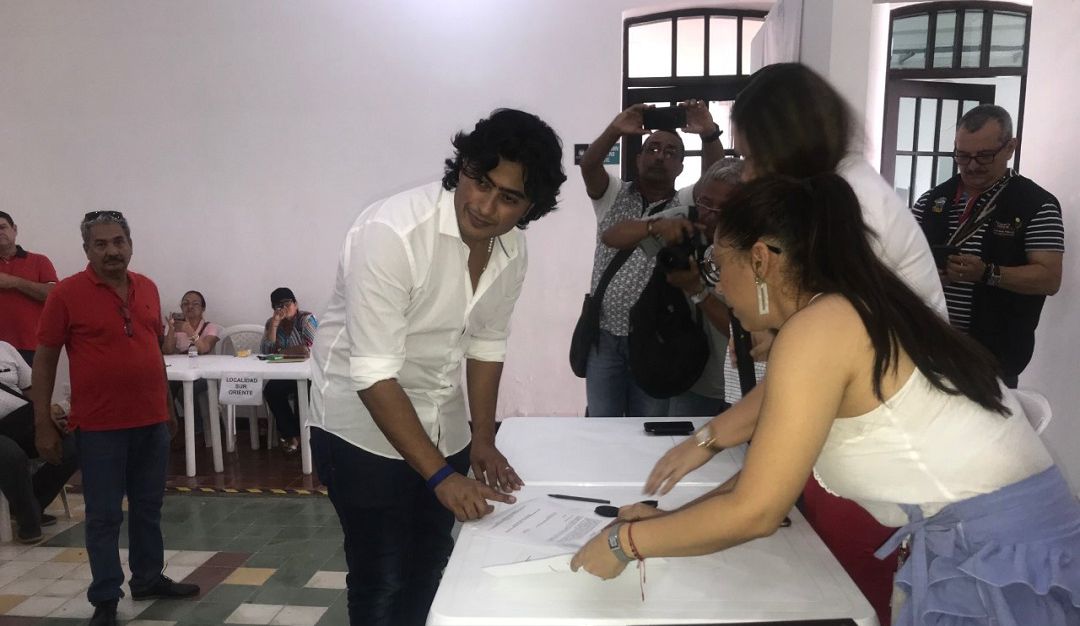 Petro pide a Aida Merlano que diga de dónde sacó plata para comprar votos: Petro pide a Aida Merlano que diga de dónde sacó plata para comprar votos