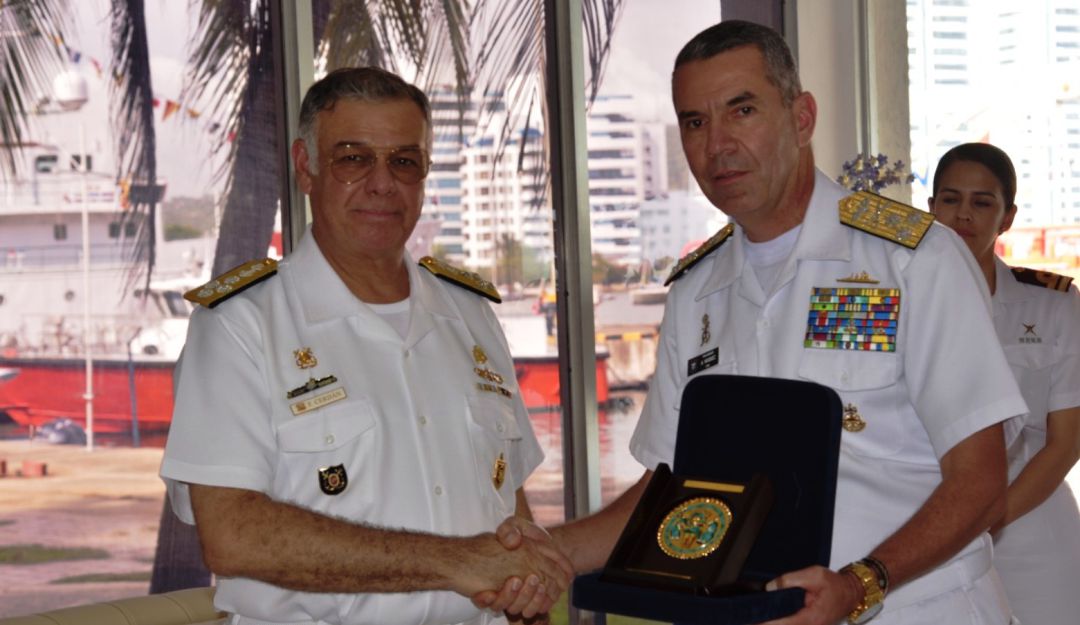 Armada nacional en Cartagena: Armada de Colombia rinde homenaje a la marina de Perú