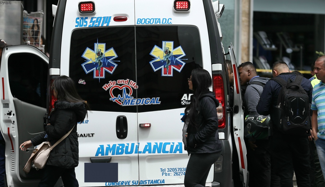 Ataque a ambulancia: Dos personas heridas y daños a una ambulancia