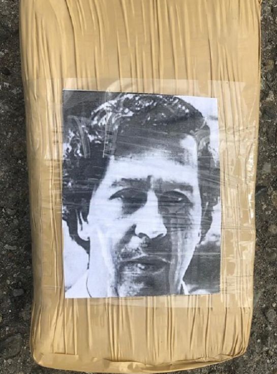 Marihuana con la cara de Escobar y Bin Laden: Incautan cargamento con fotografías de Escobar y Bin Laden Marihuana con la cara de Escobar y Bin Laden: Incautan cargamento con fotografías de Escobar y Bin Laden