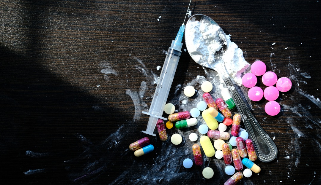 Escuelas antidrogadicción: Por ley se crearían ‘escuelas’ para prevenir consumo de drogas