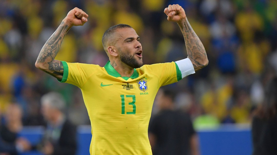 Dani Alves, el crack que vuelve al fútbol brasilero