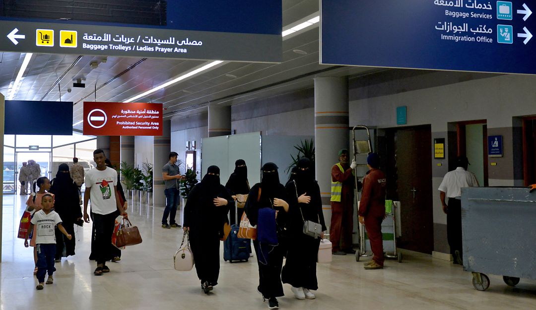 Mujeres Arabia Saudita: Arabia Saudita permitirá a mujeres a viajar sin autorización de un "tutor"