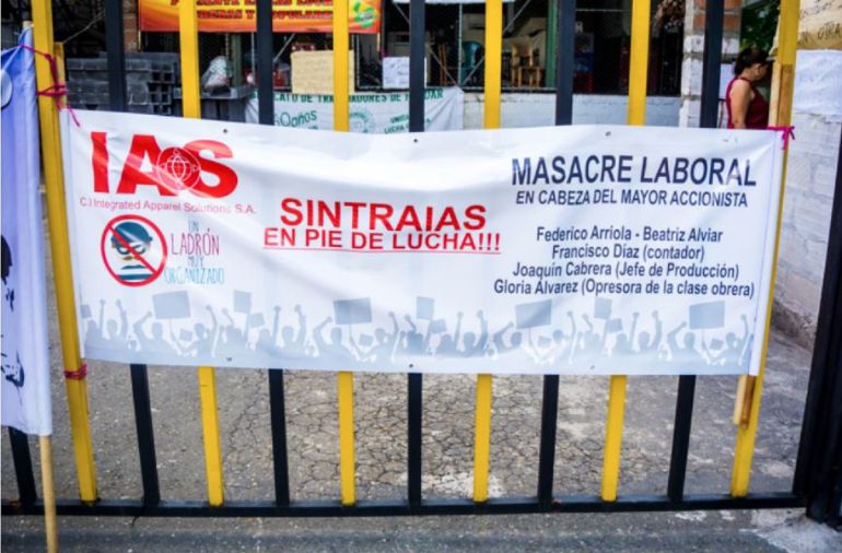 Integrated Apparel Solutions, trabajadoras protestan: Por falta de liquidación, exempleadas llevan un año viviendo en una fábrica