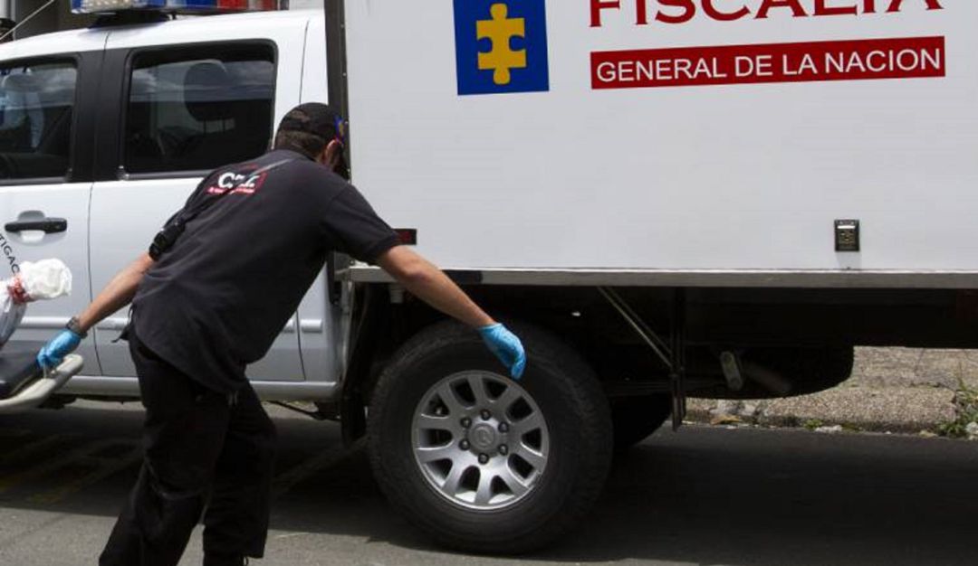 En un torneo de gallos, diagonal al Gaula, asesinan a comerciante en Antioq: En una gallera, diagonal al Gaula, asesinan a comerciante en Antioquia