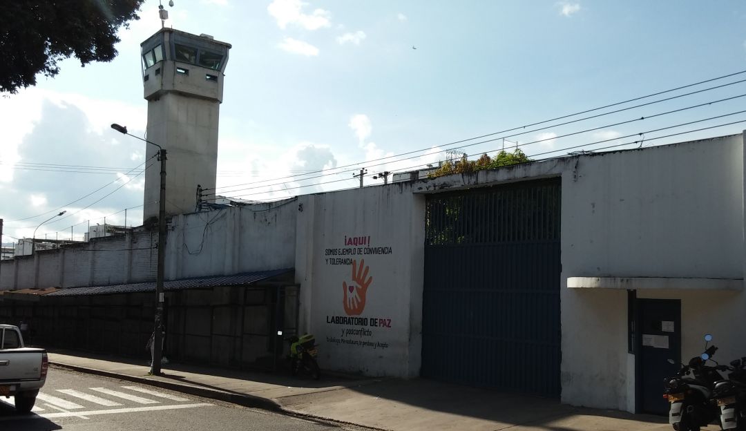 BUCARAMANGA CÁRCEL MODELO INPEC HACINAMIENTO: Internos de la Modelo se están fugando internamente